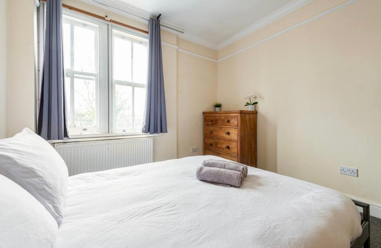 Lovely 3-Bed 20 Minutes To Central London Exterior foto